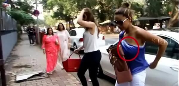  gauri khans boobs exposed in public